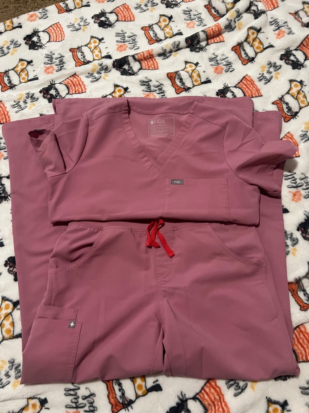 FIGS Chalk Pink Kade Pants Scrub Set